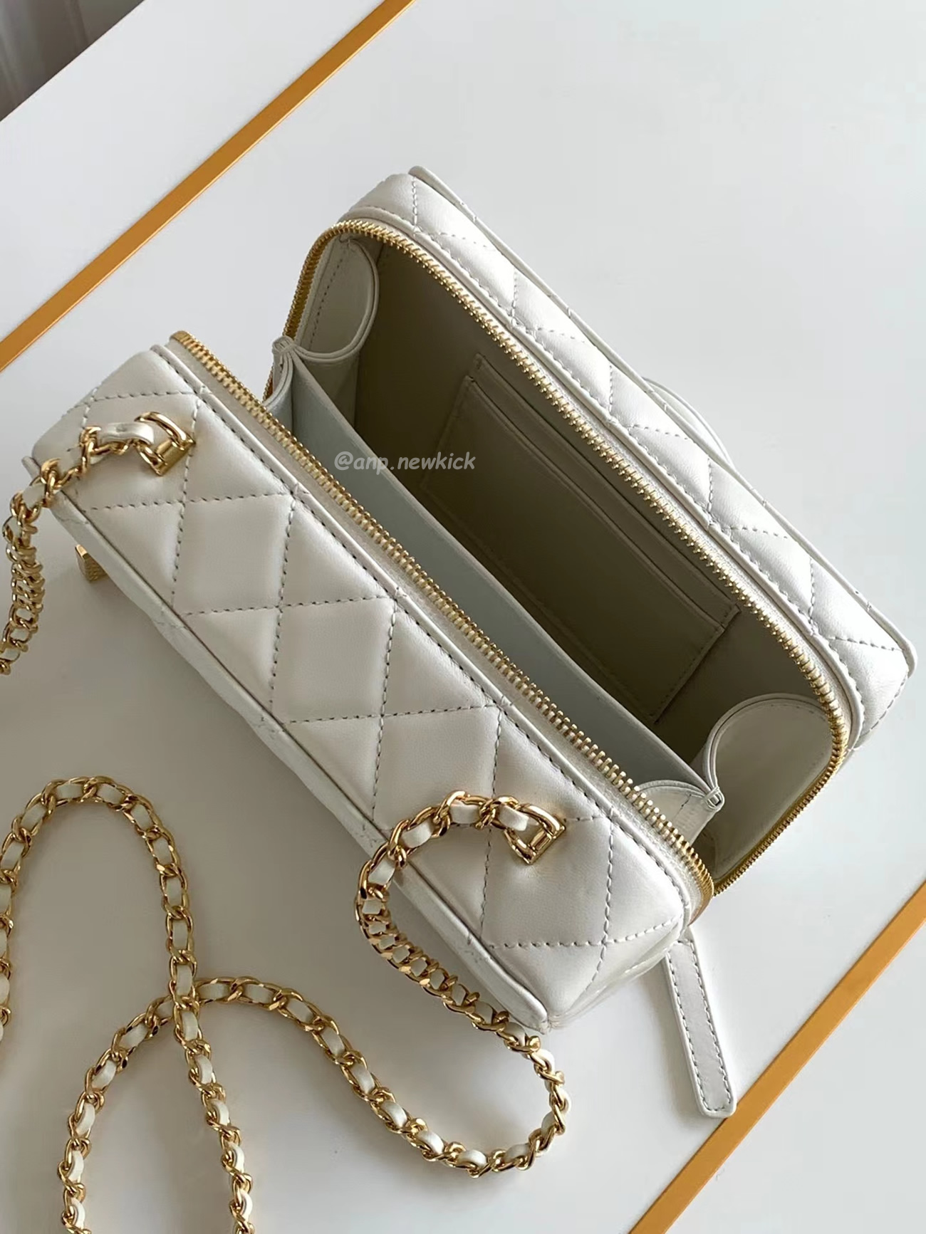 Chanel Camera Bag Lambskin White As4817 B16255 10601 (6) - www.newkick.vip